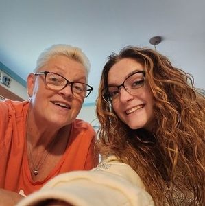 Meet your Posher, Alisia